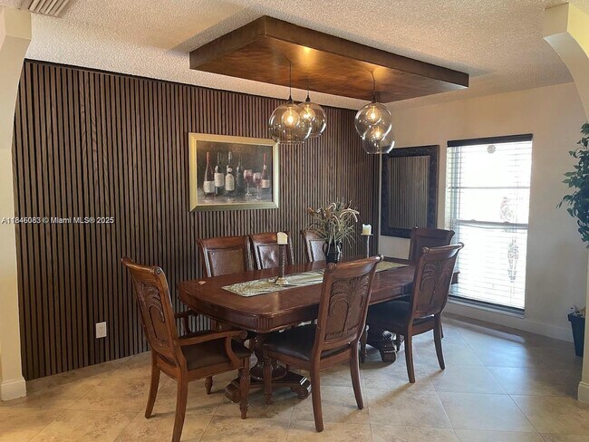 Building Photo - 8403 SW 144th Ct