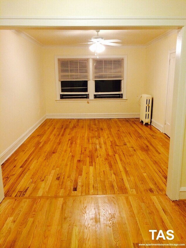 Primary Photo - 7465 N Marshfield Ave
