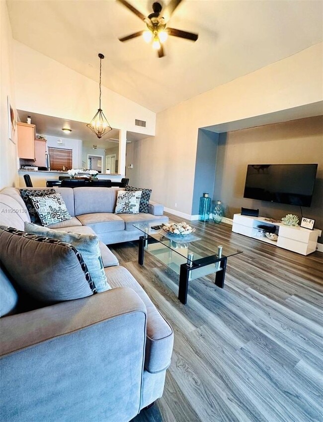 Foto del edificio - 2433 SW 58th Manor