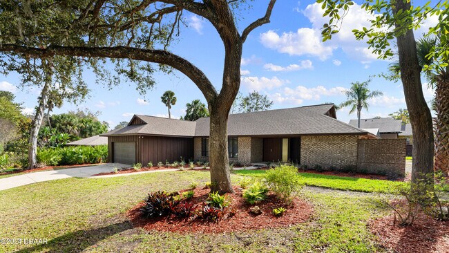Building Photo - 886 Quail Run