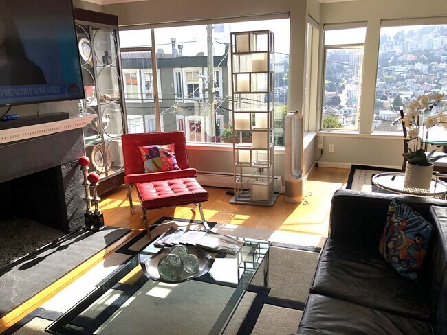 Foto del edificio - Elegant & Expansive Furnished 3 Bedroom/2 ...