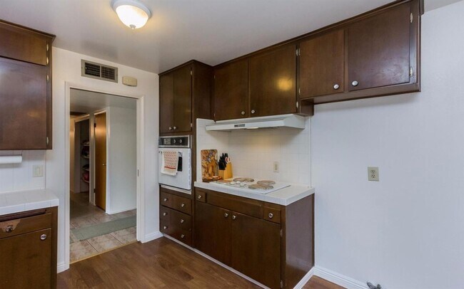 Foto del edificio - Beautiful 3 Bedroom / 1.5 Bathrooms