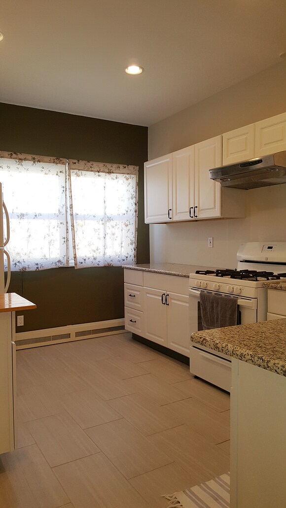 Building Photo - 1118 Summit Ave