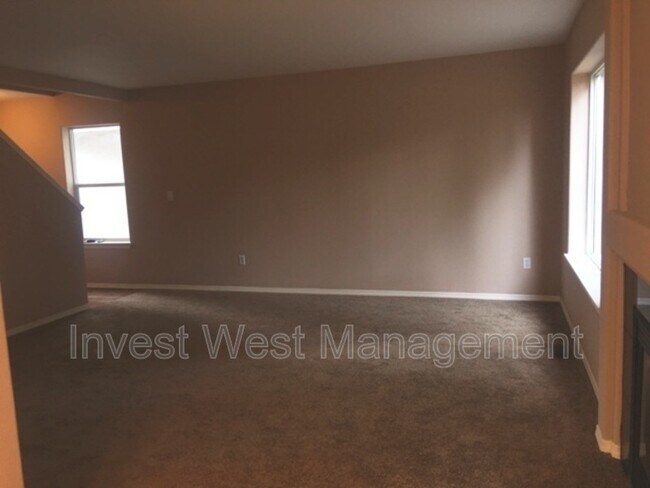 Building Photo - 8429 NE 36 Cir