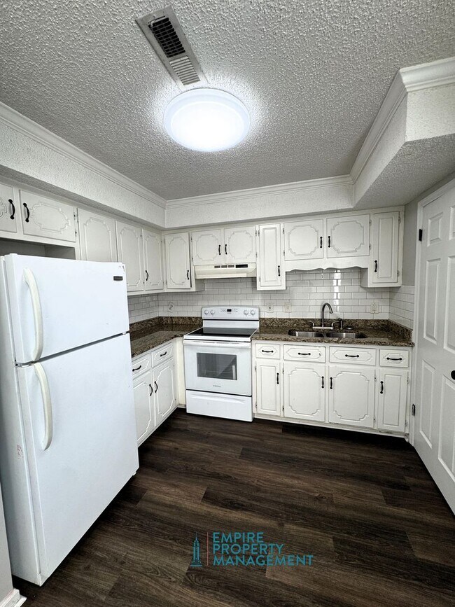 Foto del edificio - Come Home To Five Points!