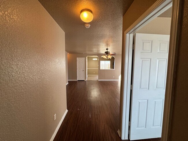 Building Photo - 2603 John Porter Dr