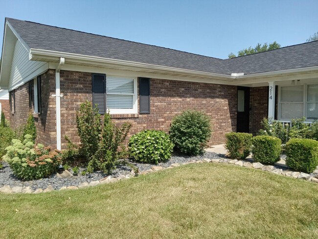 Building Photo - 214 S Linwood Ct