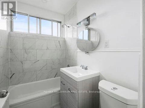 Photo du bâtiment - 1 Bansley Ave