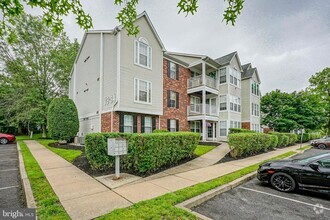 Building Photo - 84 Eldon Way