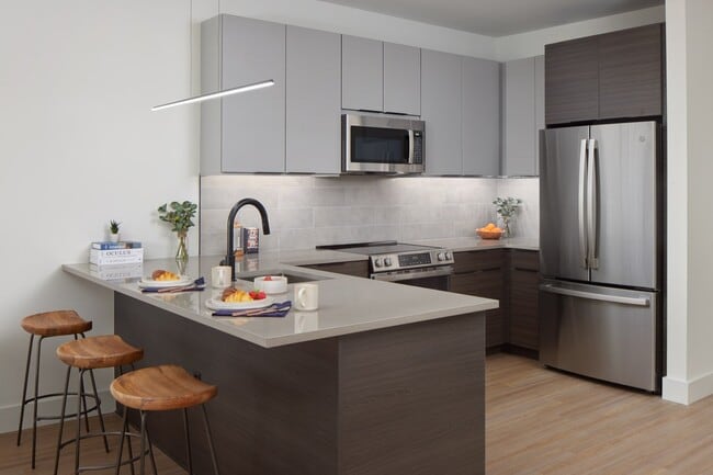 Building Photo - Glassworks Apartments