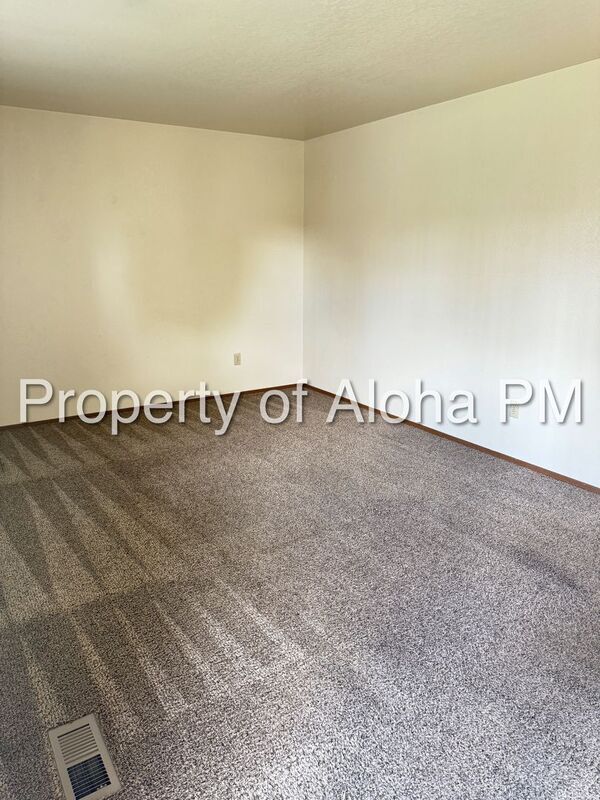 Foto del edificio - 3252 S Law Ave