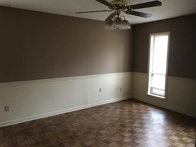 Building Photo - 2220 Chippingham Pl
