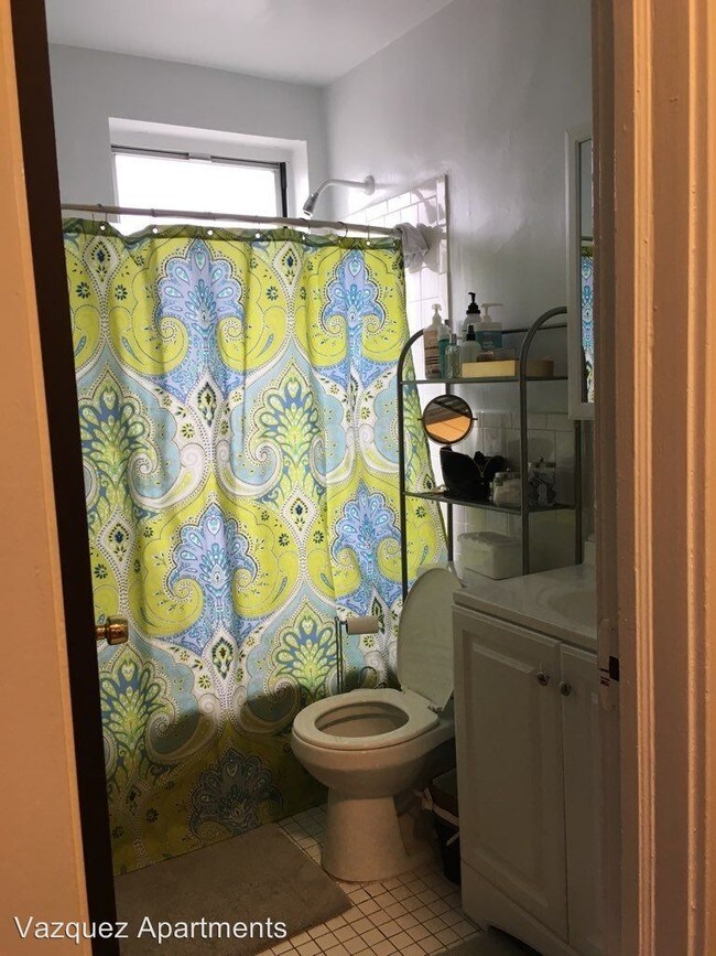 Building Photo - 83 Forest St