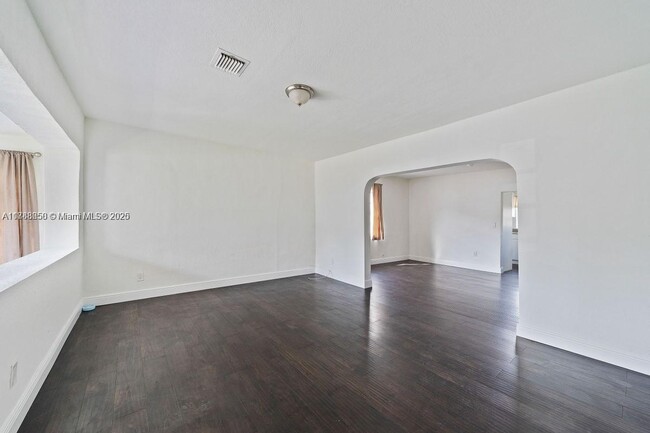 Foto del edificio - 3645 SW 25th Ter