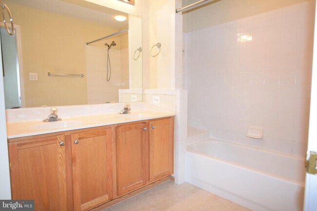 Building Photo - 21564 Iredell Terrace