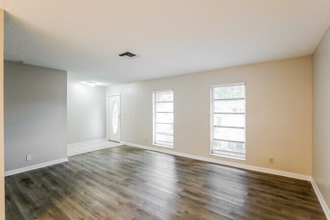 Foto del edificio - 11799 NW 26th St