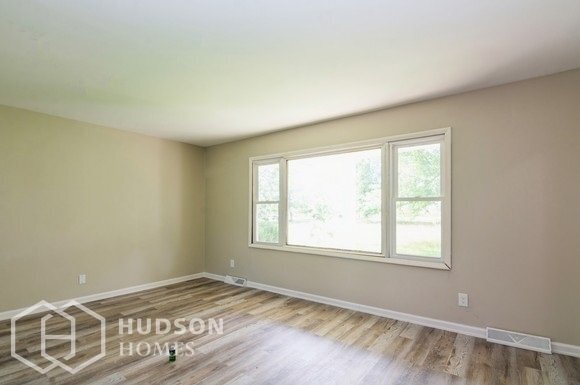 Building Photo - NOW AVAILABLE! - 823 S 400 W, Hebron, IN, ...
