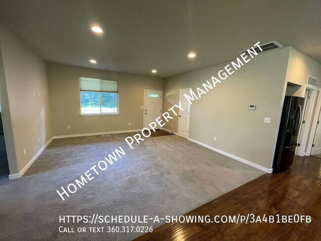 Building Photo - Charming 3 Bedroom 2 Bath home, Available ...