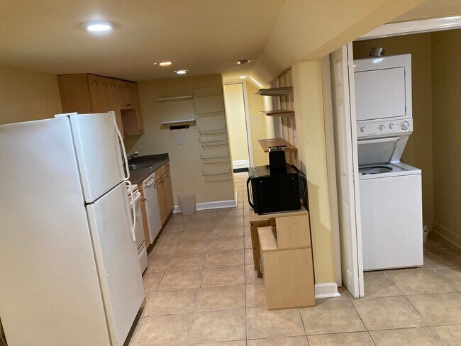 Foto del edificio - 622 Kenyon St NW