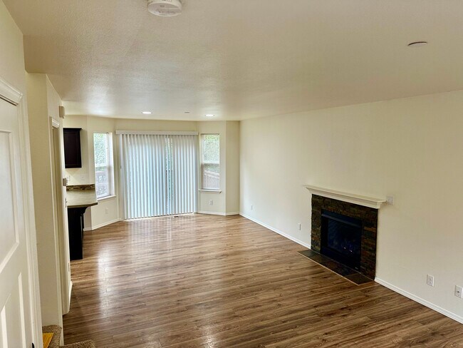 Spacious dining area. - 1747 Vela Ln SW