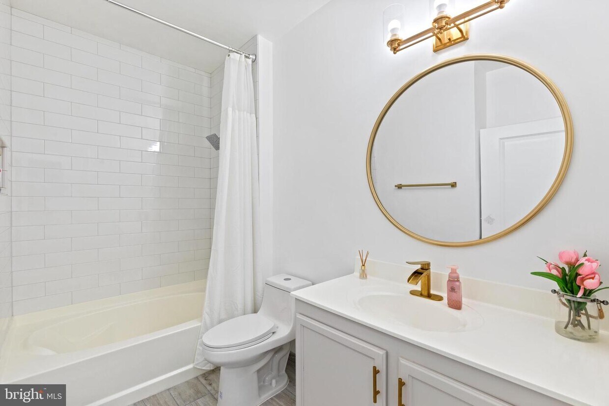 Foto principal - 2655 Prosperity Ave