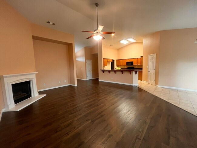 Building Photo - 2340 Catavee Ave
