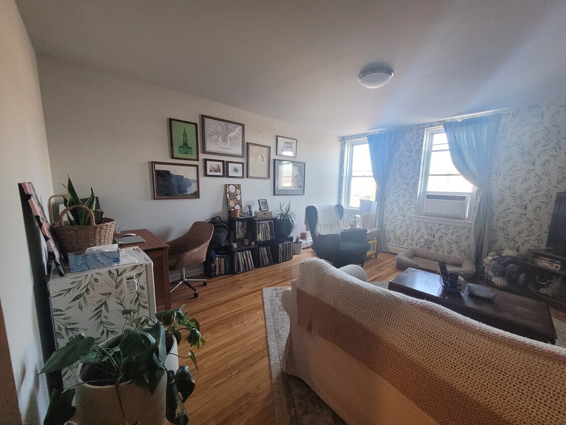 Primary Photo - 801 S 47th St