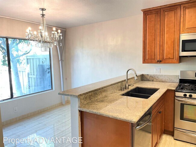 Building Photo - 3 br, 2.5 bath House - 8120 Caminito Gianna