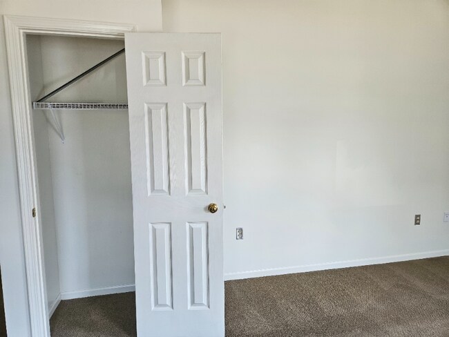 Foto del edificio - 119 S Franklin St