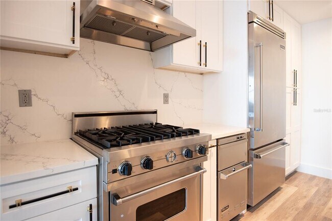 Foto del edificio - 1208 E Kennedy Blvd