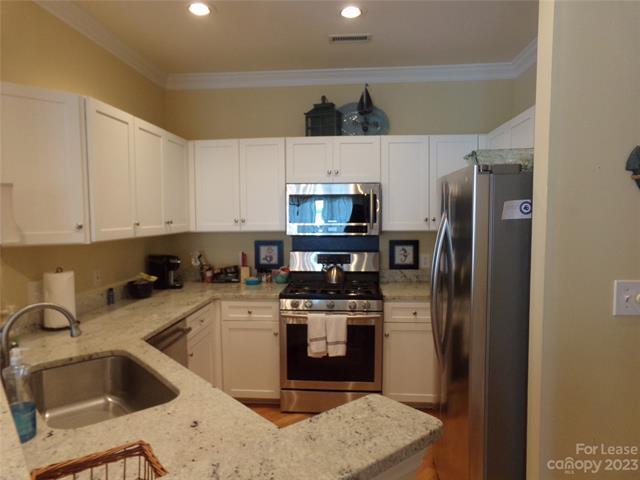 Building Photo - 17811 Half Moon Ln