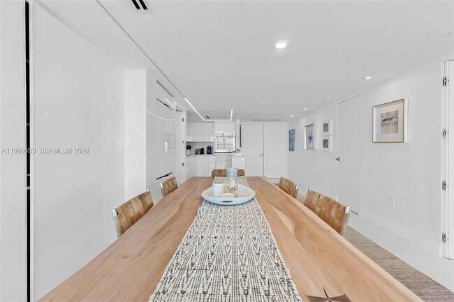 Foto del edificio - 6301 Collins Ave