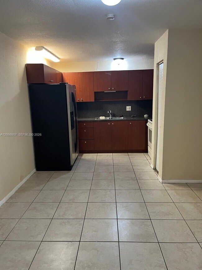 Foto del edificio - 7721 SW 10th Ct