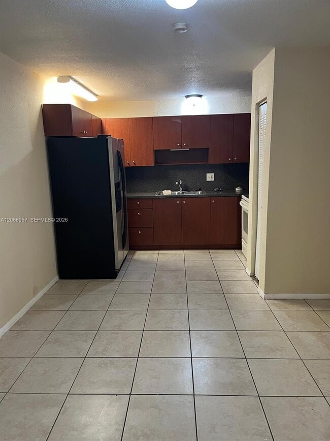 Building Photo - 7721 SW 10th Ct