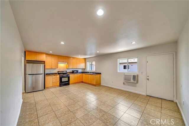 Foto del edificio - 6735 Elmer Ave