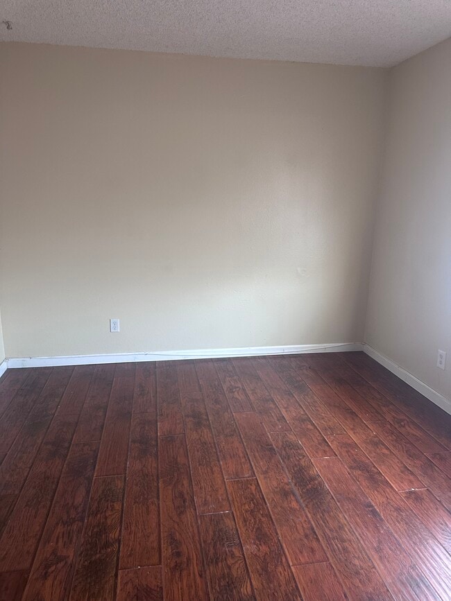 Foto del edificio - 3438 Rainbow Ln