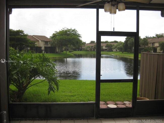 Building Photo - 3964 Cocoplum Cir