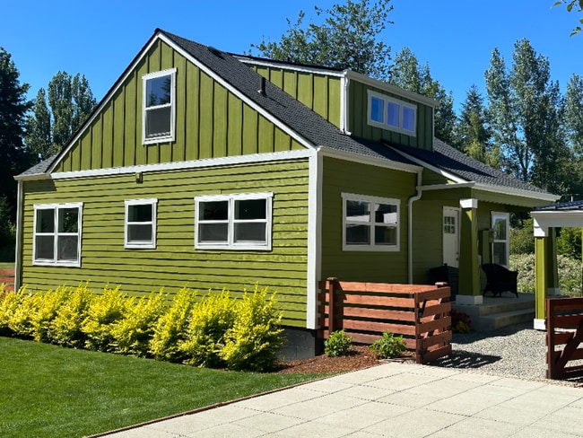 Building Photo - 2501 Sevedge Ct NE