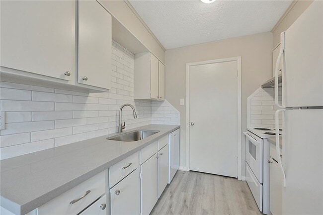 Building Photo - 805 San Benito Dr