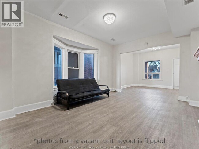 Photo du bâtiment - 223 Gladstone Ave