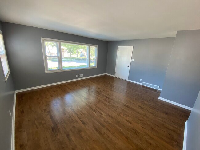 Living Room - 143 N 63rd St