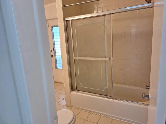 Foto del edificio - 6330 SW 65th Ave