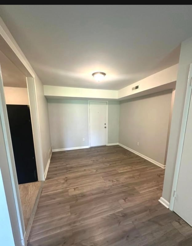 Foto del edificio - 7182 Donnell Pl