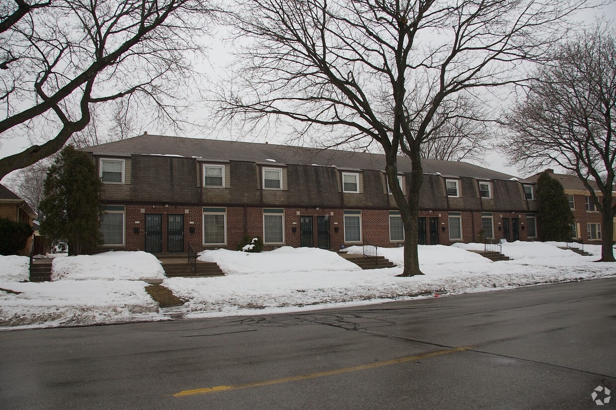 Building Photo - 5137 W Keefe Ave