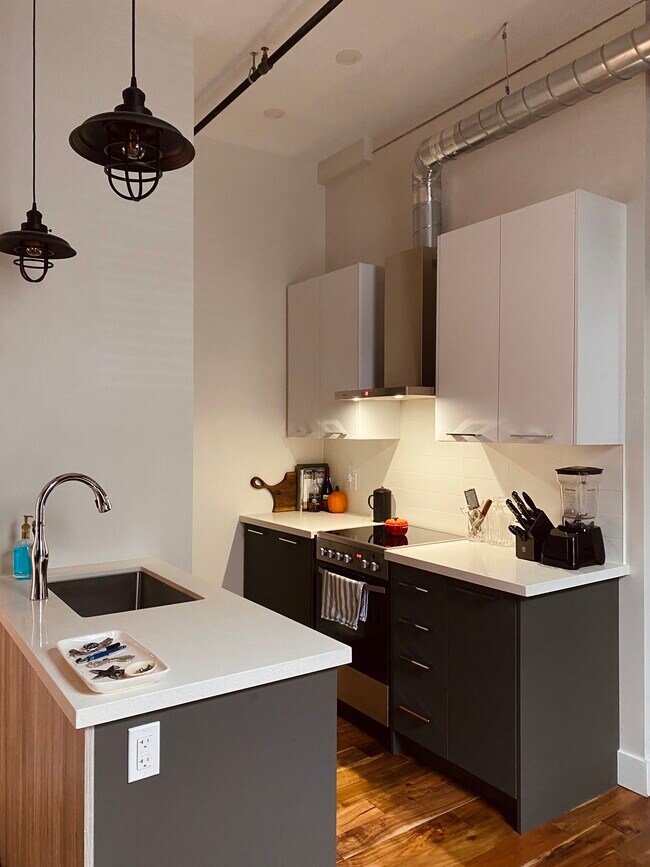 Photo du bâtiment - 85 King St E