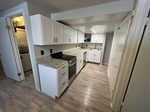 Building Photo - 1288 Greenfield Cir