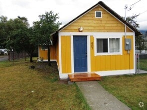 Building Photo - 807 3rd Ave E