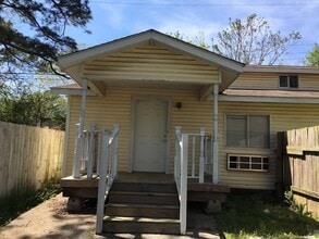 Building Photo - 49.5 Hill Ln
