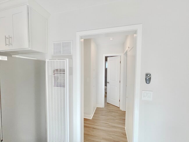 Building Photo - 1323 11th St