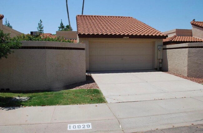 Building Photo - 10929 E Yucca St